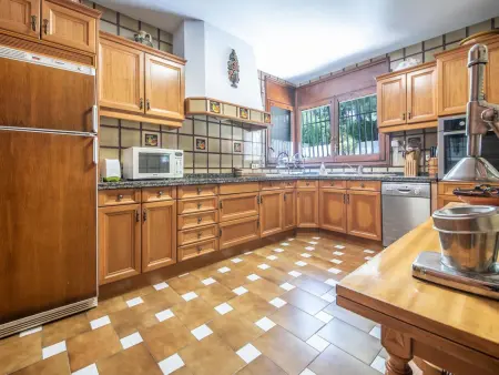 Villa spacieuse à La Mora, 4 chambres, proche de la plage - Photo 2