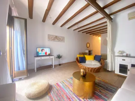 Location appartement à Tarragona, Appartement rénové à Tarragone près de la plage, climatisé, idéal 3-4 personnes