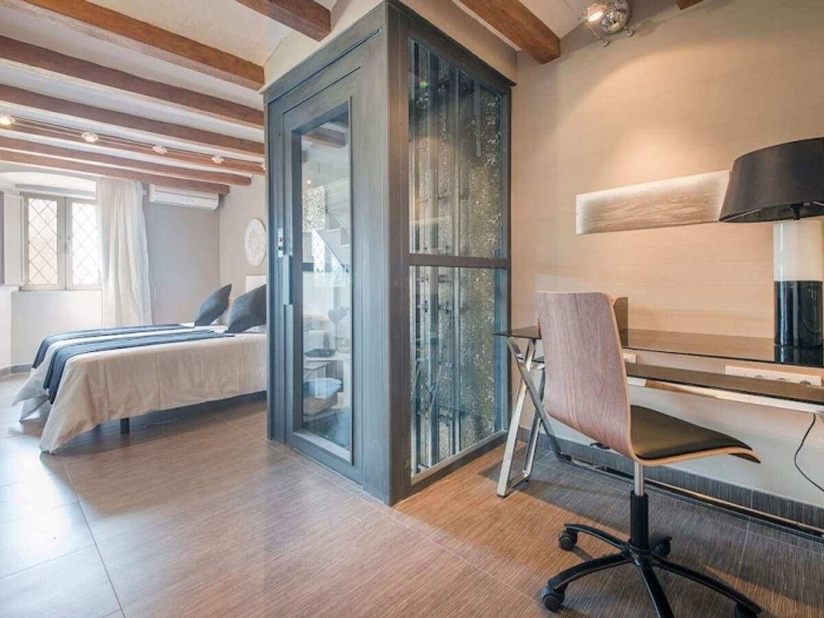 Maison rénovée face au cirque romain avec terrasse vue mer - Photo 15