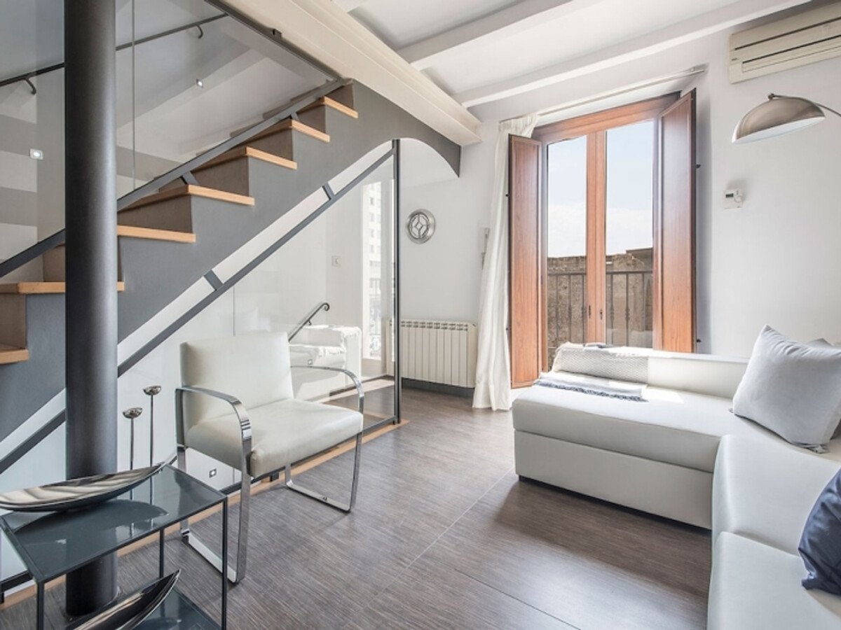 Maison rénovée face au cirque romain avec terrasse vue mer - Photo 19