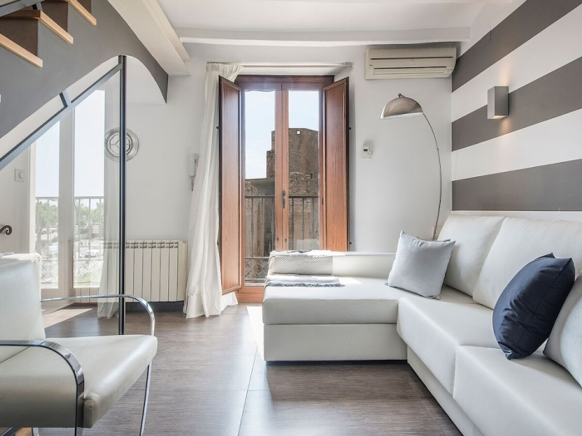Maison rénovée face au cirque romain avec terrasse vue mer - Photo 20