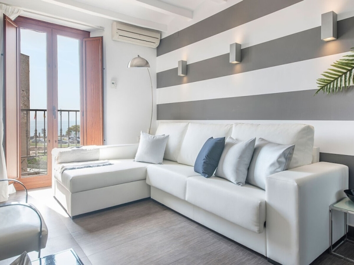 Maison rénovée face au cirque romain avec terrasse vue mer - Photo 21