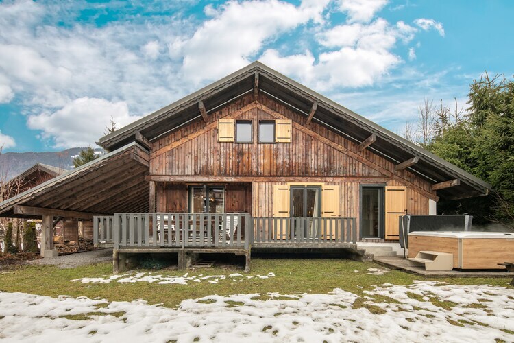 Chalet Les Marmottes - 8 pers, jacuzzi privé à Morillon - Photo 1