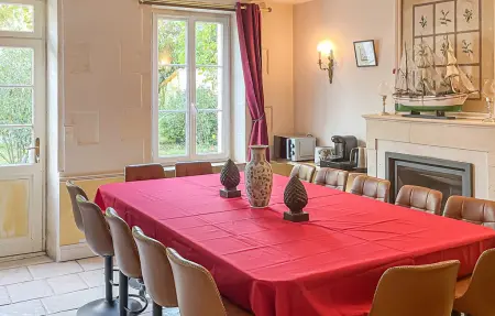Maison 19e siècle avec piscine pour 14 personnes : photo 4