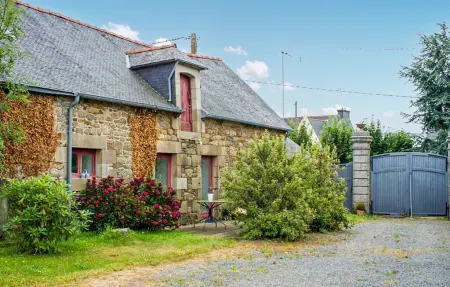 Location maison à Pommerit le Vicomte, Gite aux Framboises