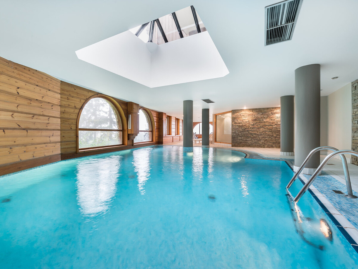 Appartement skis aux pieds avec spa à Courchevel 1850 - Photo 9