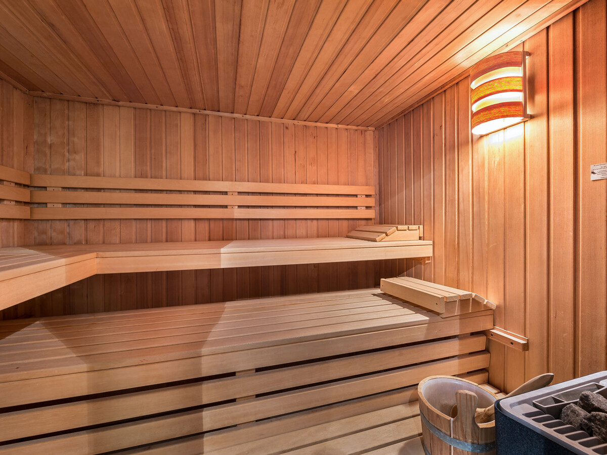 Appartement skis aux pieds avec spa à Courchevel 1850 - Photo 11