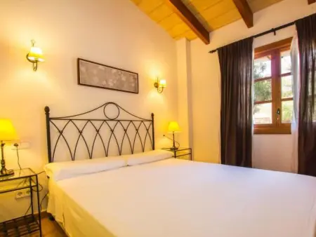 Maison en pierre à Sant Llorenç des Cardassar, piscine 10x5 m : photo 32