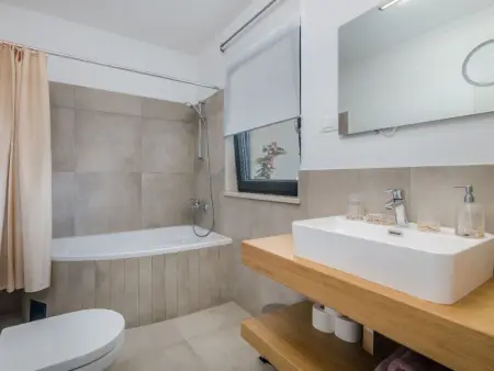 Maison 6 personnes avec jacuzzi sur terrasse, Novigrad : photo 6