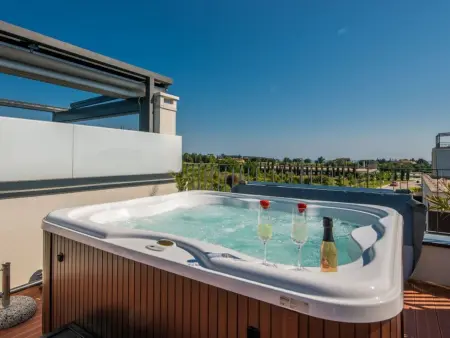 Maison 6 personnes avec jacuzzi sur terrasse, Novigrad : photo 16
