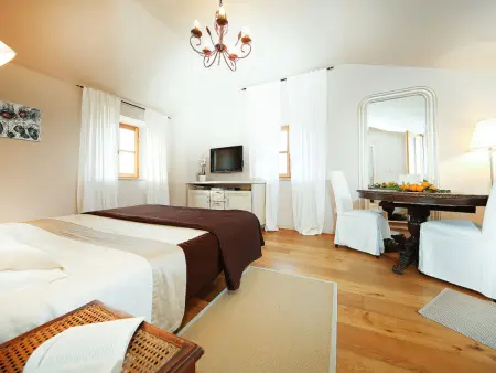 Villa Benvenuti à Motovun, piscine privée et jardin : photo 29