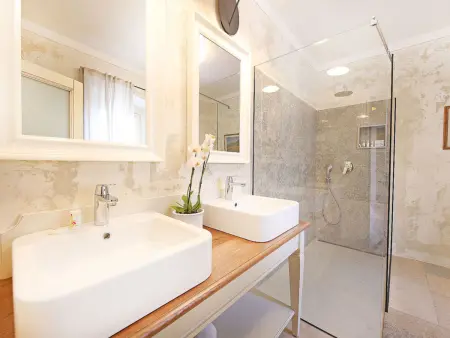 Villa Benvenuti à Motovun, piscine privée et jardin : photo 30