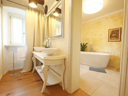 Villa Benvenuti à Motovun, piscine privée et jardin : photo 33