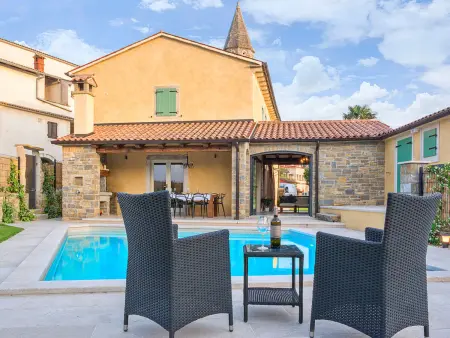 Villa Benvenuti à Motovun, piscine privée et jardin : photo 44