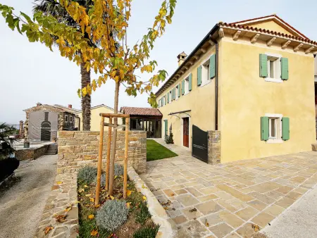 Villa Benvenuti à Motovun, piscine privée et jardin : photo 45