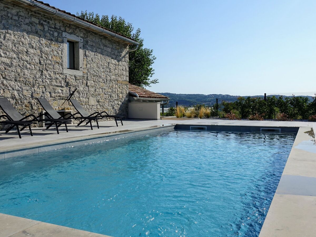 Villa Pepa : maison 2 chambres avec piscine à Pazin - Photo 2