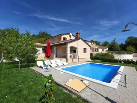 Villa 598 : maison avec piscine privée à Poreč/Heraki