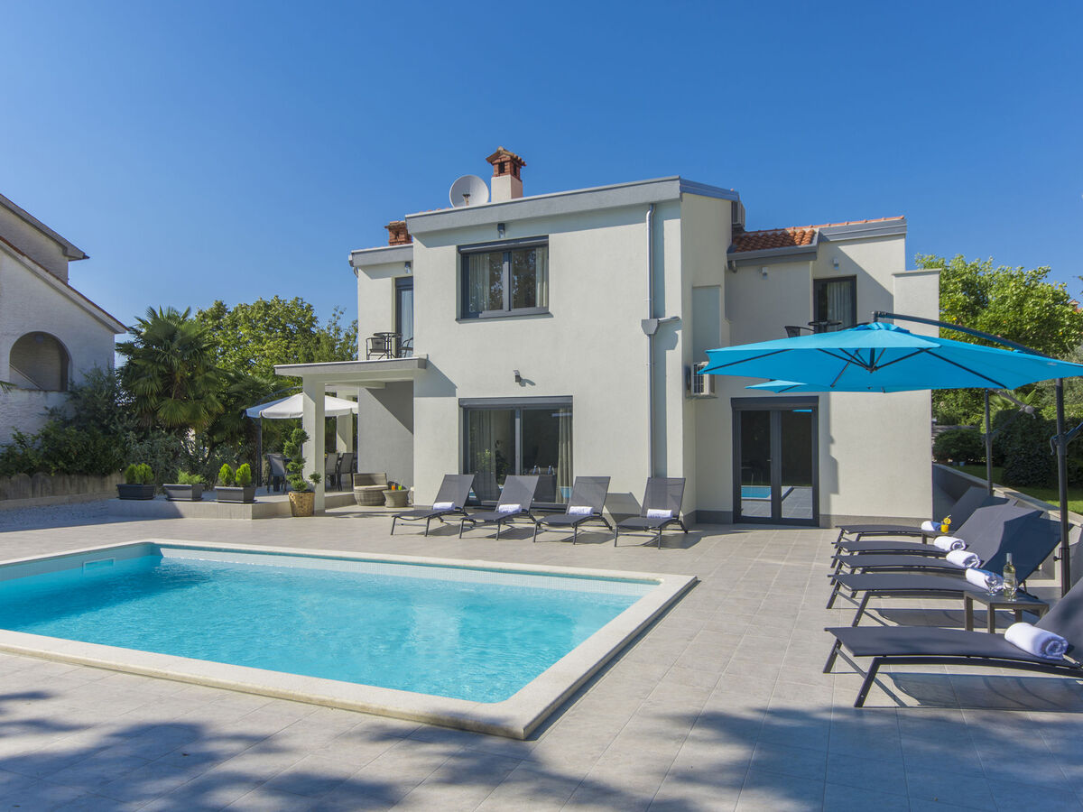 Villa 1863 à Dracevac : 4 chambres, piscine privée - Photo 1