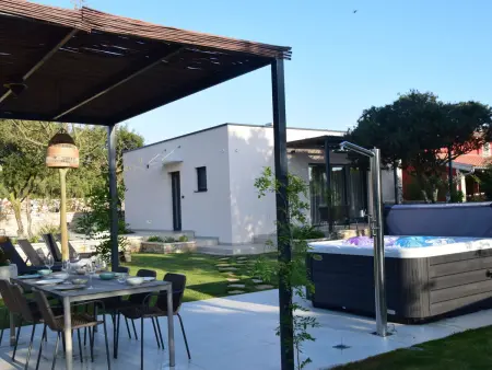 Maison 2306 à Rovinj, 600 m de la plage