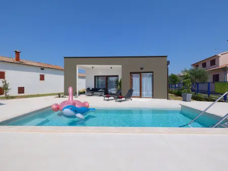 House Bronzin - Maison avec piscine à Rovinj