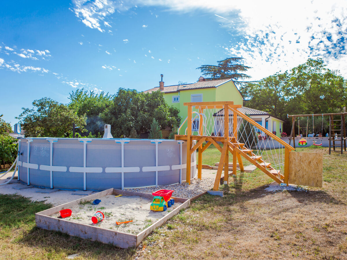 House 2065 à Žminj, piscine privée et terrasse - Photo 4