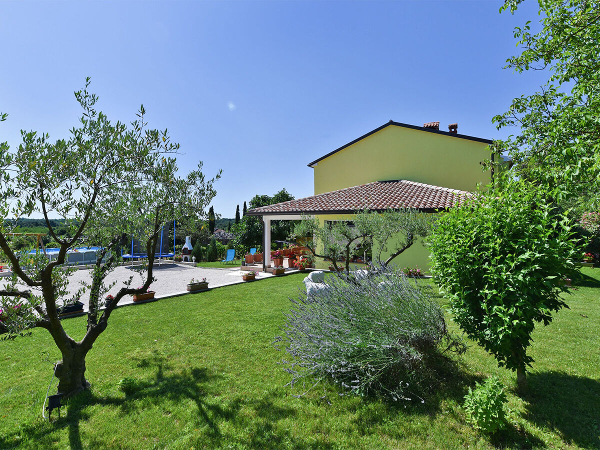 House 2065 à Žminj, piscine privée et terrasse - Photo 7
