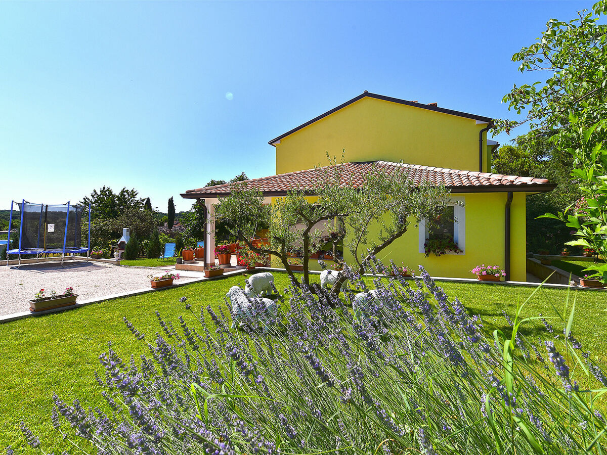 House 2065 à Žminj, piscine privée et terrasse - Photo 8