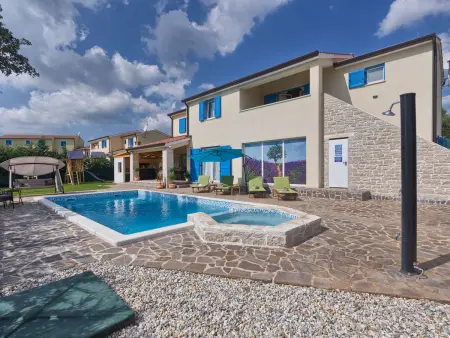 Villa 1522 : maison de 250 m² à Cere, 5 chambres