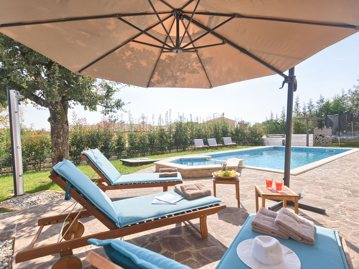 Villa 1521 à Žminj : 5 chambres, piscine privée - Photo 2