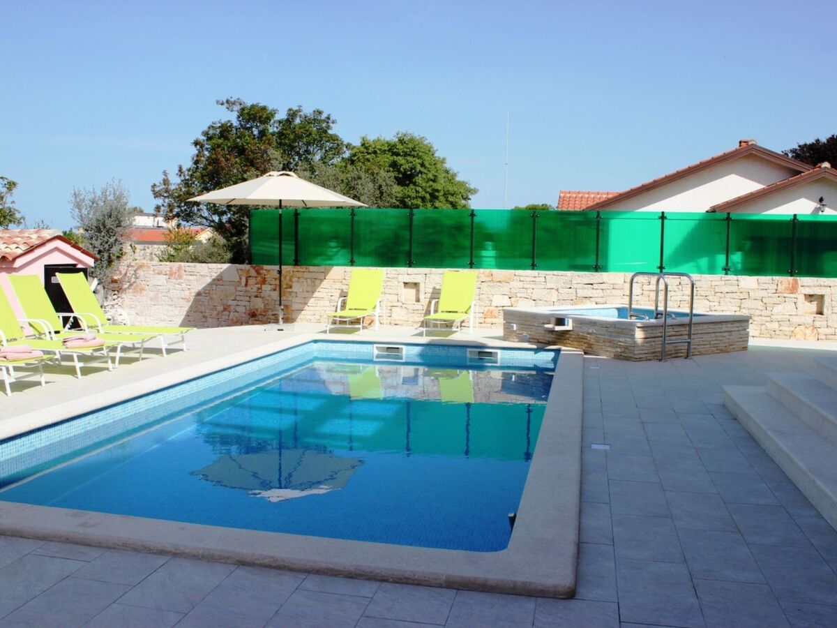 Villa 1525 : maison 4 chambres avec piscine privée à Fažana - Photo 4