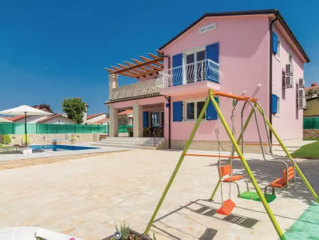 Villa 1525 : maison 4 chambres avec piscine privée à Fažana