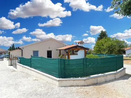 Maison 4 lits à 700 m de la plage, Fažana
