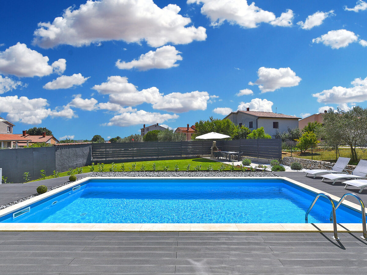 Villa 2115 : maison avec piscine privée à Galižana, Pula - Photo 3
