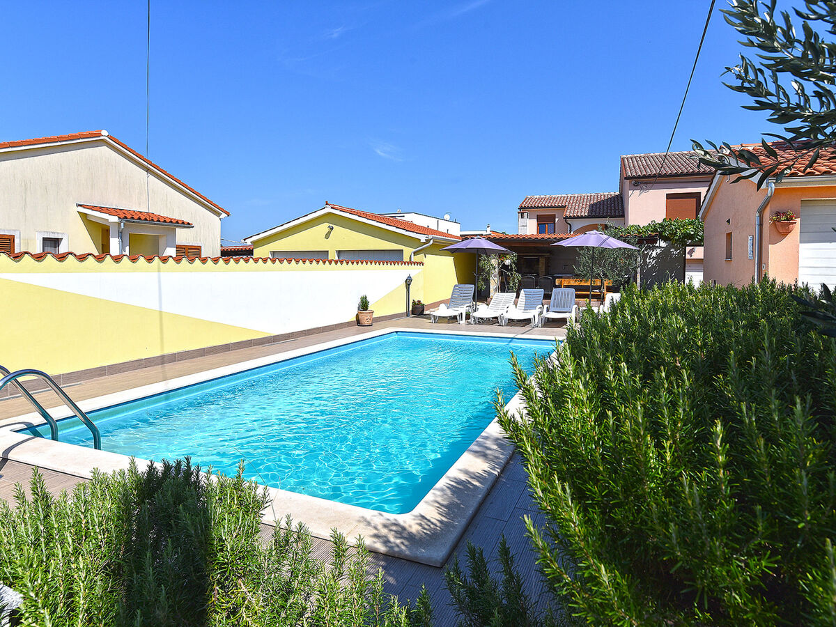 Villa 1962 à Galižana : maison 6 chambres avec piscine - Photo 3