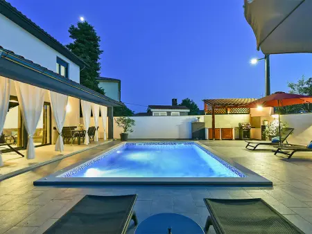 Maison 8 lits avec piscine privée à Galižana