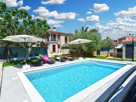 Maison 6 personnes à Galižana, vue mer et parking