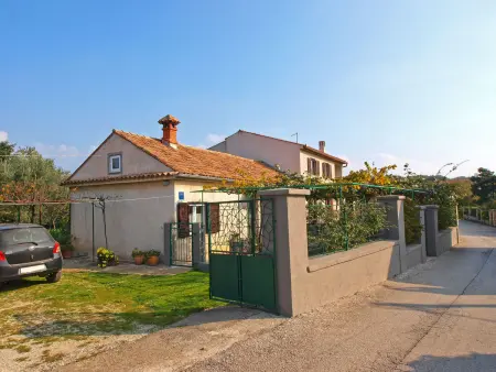 Maison 4 lits à Pula, 2,5 km de la plage : photo 5