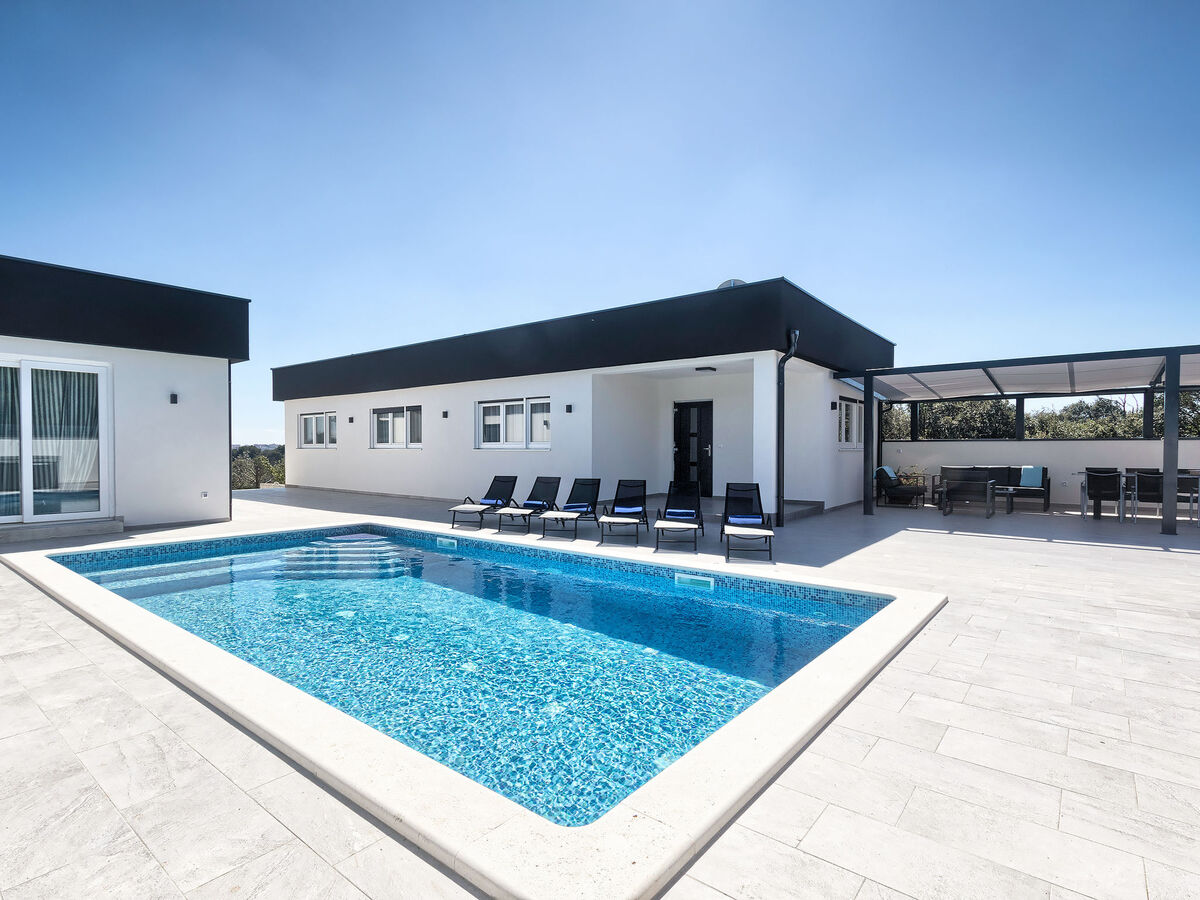 Villa Vallelunga, maison avec piscine près de Pula - Photo 1