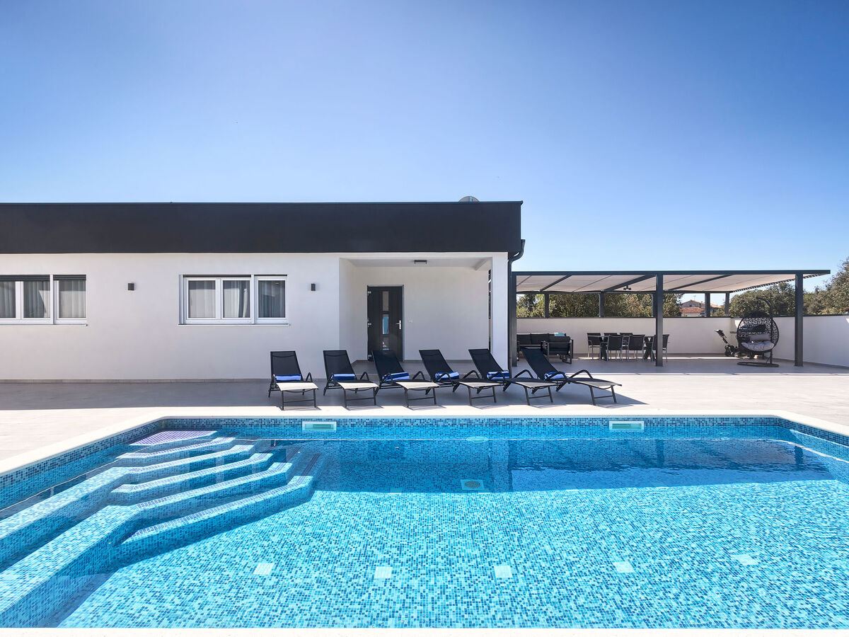 Villa Vallelunga, maison avec piscine près de Pula - Photo 2
