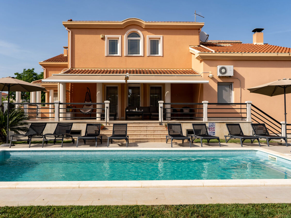Villa Lady Ni : maison 7 chambres avec piscine à Pula - Photo 1