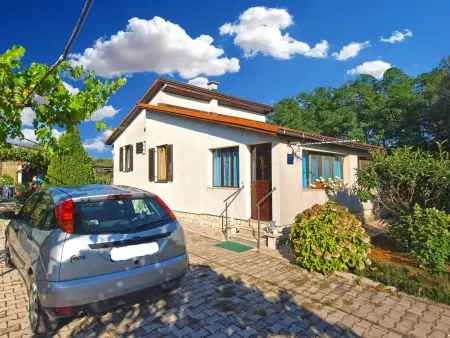 Maison 5 lits avec terrasse à 2,5 km du centre : photo 2
