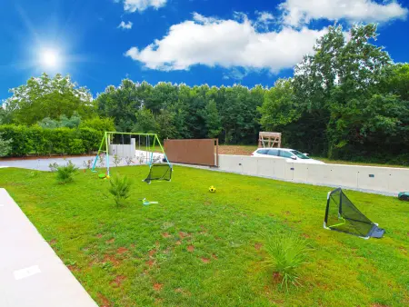 Maison 240m² avec piscine privée à Banjole : photo 2