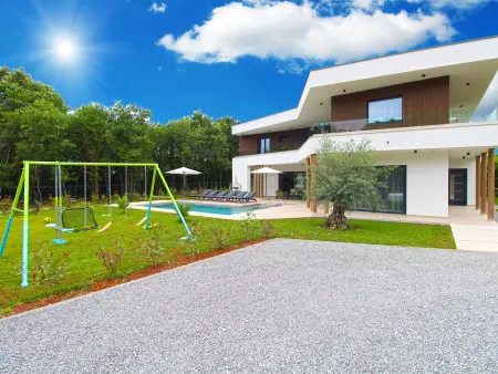 Maison 240m² avec piscine privée à Banjole : photo 4
