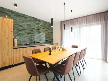 Maison 240m² avec piscine privée à Banjole : photo 6