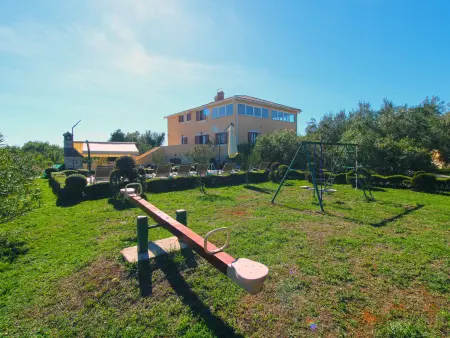 Maison 10 personnes avec piscine privée à Banjole : photo 5