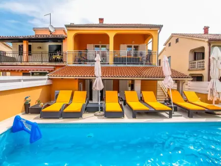 Maison avec piscine privée à Banjole, près de Pula