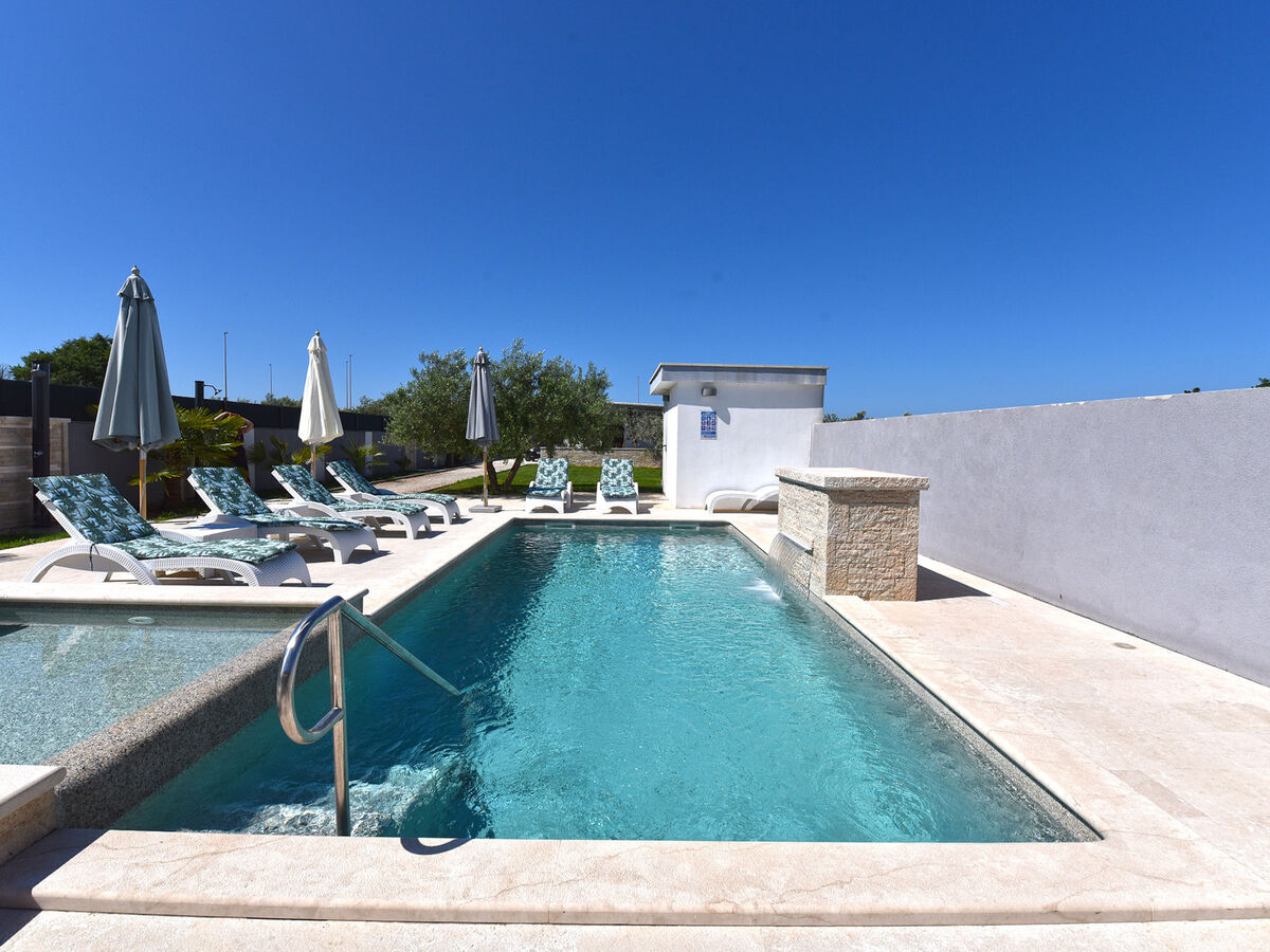House 2262 : maison avec piscine privée à Banjole - Photo 3