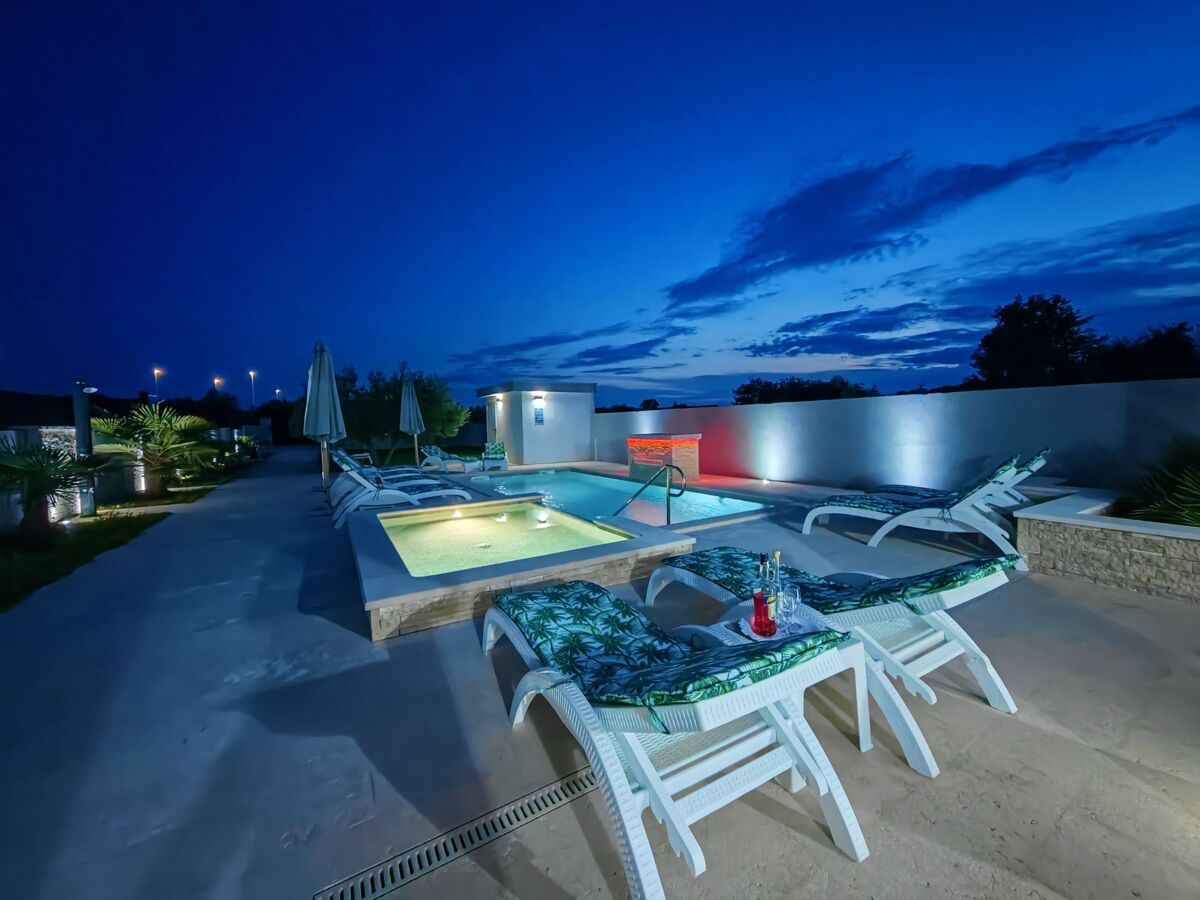 House 2262 : maison avec piscine privée à Banjole - Photo 5