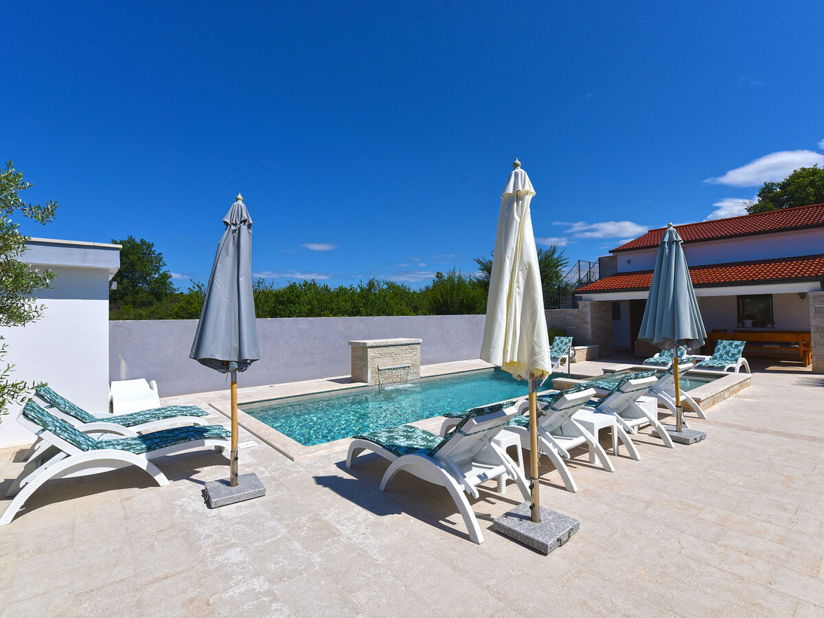 House 2262 : maison avec piscine privée à Banjole - Photo 6