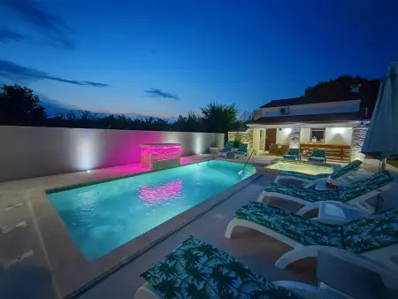 House 2262 : maison avec piscine privée à Banjole